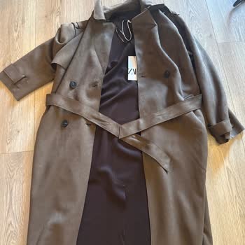 Zara'dan Gerçek Süet Kaban Yerine Suni Süet Trençkot Gönderildi
