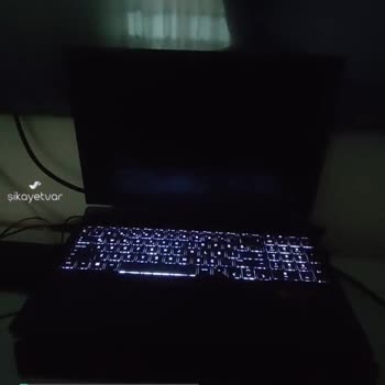 HP Victus 16 Laptop Ekran Gelip Gidiyor!