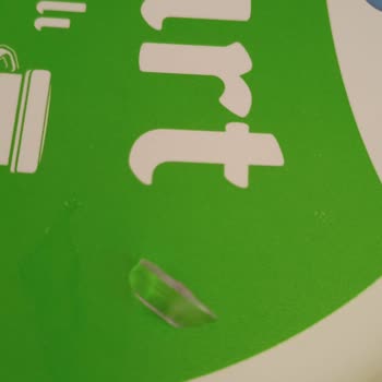 Yoğurtta Cam Parçası Bulunması Gıda Güvenliğini Tehdit Ediyor