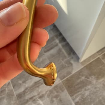Kusurlu Gardırop Kulpları Ve Müşteri Desteği Eksikliği