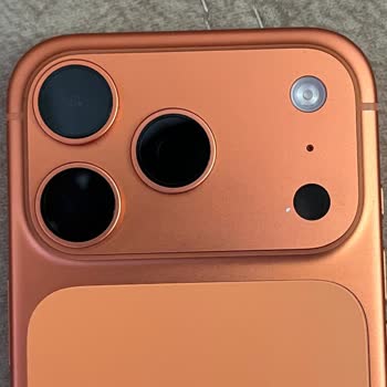 Vatan Bilgisayar’dan Alınan IPhone 17 Pro’da Kronik Hata Ve Servis Sonrası Boya Çözülmesi