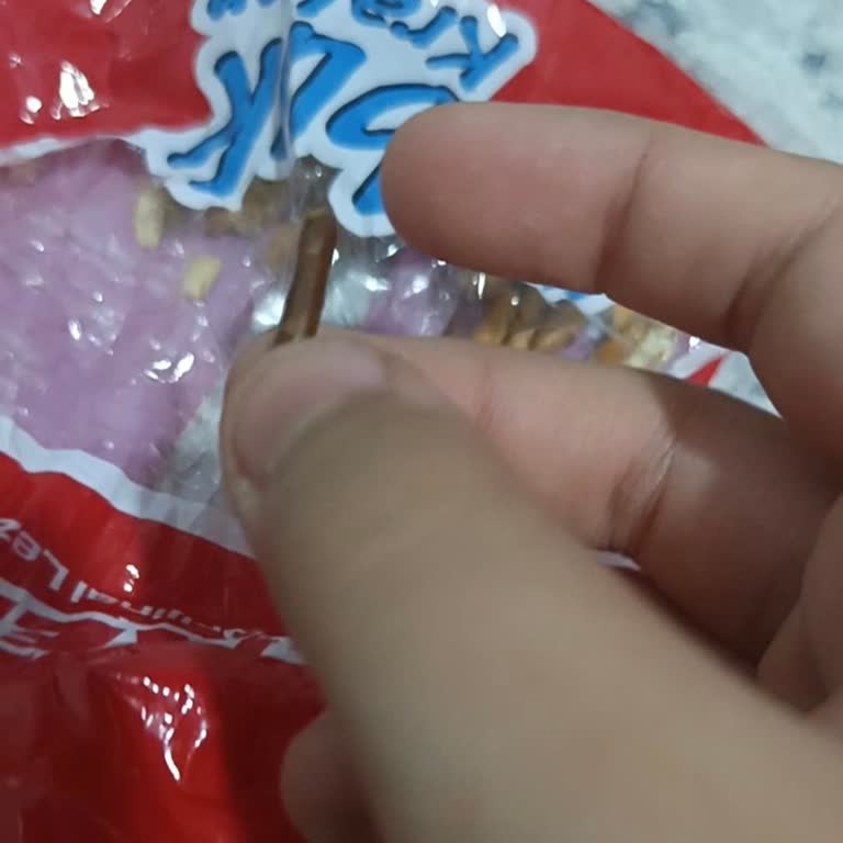 Krakerde Bulunan Siyah Kömür Benzeri Parça