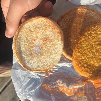 Marulsuz Ve Mayonezsiz Kuru Tavuk Burger Şikayeti