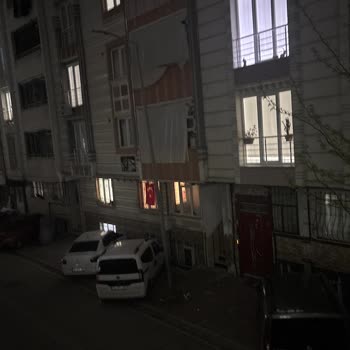 Esenyurt Pınar Mahallesinde Aydınlatma Lambaları Çalışmıyor, Acil Tamir Talebi
