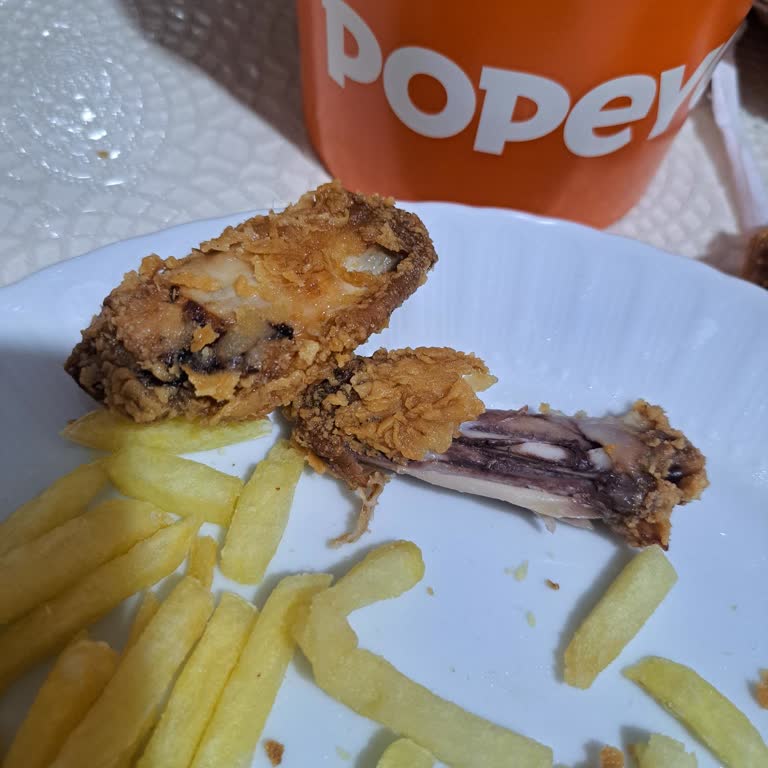 Popeyes Bozulmuş Tavuklar, Cevapsız Şikayet Ve İade Talebi