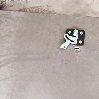 Doğtaş Mobilya Kargo Görevlisinin Düşürdüğü Berjerler Hasar Gördü Ve Küfürlü Sözleriyle Mağdur Oldum