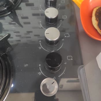 Kapanmayan Kapak Ve Güvenlik Sorunlu Kumtel Ankastre Fırın İçin Değişim Talebi