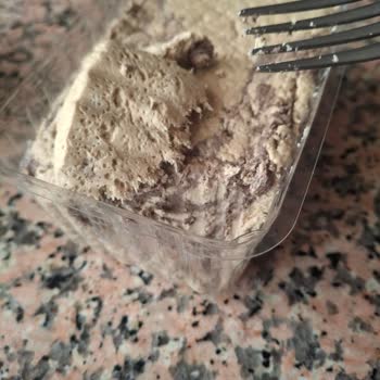 Gesaş Kakaolu Tahin Helvasında Sert Şeker Tabakası Ve Üst Katman Dökülmesi