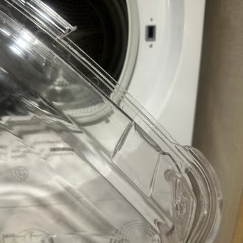 Su Haznesi Kendiliğinden Düşerek Yaralanma Ve Garanti Dışı Ücret Talebi