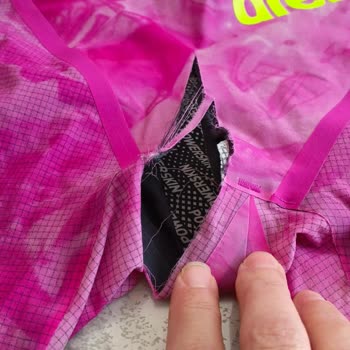 Arena Swimwear Carbon Yarış Mayosu Yırtıldı, Acil İade Veya Değişim Talebi