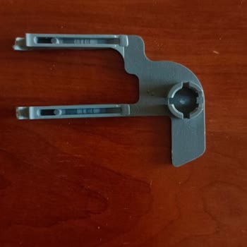 Visam Klozetin Basma Tuşu Arkasındaki Kırık Plastik Parça Ve Yedek Parça Temini