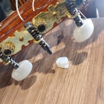 Doremusic Ataşehir Şubesinde Gitar Bakımı İçin Sorumluluk Almama Ve Kaba Tutum