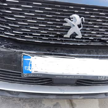Peugeot Yetkili Serviste 40 Günlük Hasar Onarımı Ve İkame Araç Eksikliği