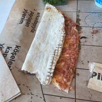 Pidem Lahmacunu Çiğ Ve Sağlık Riski Oluşturdu
