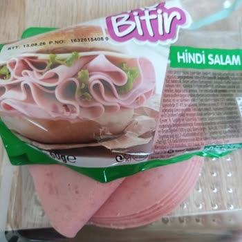 Migros Pınar Salamda Tüy Parçası Görüldü Ve Hijyen Güveni Sarsıldı