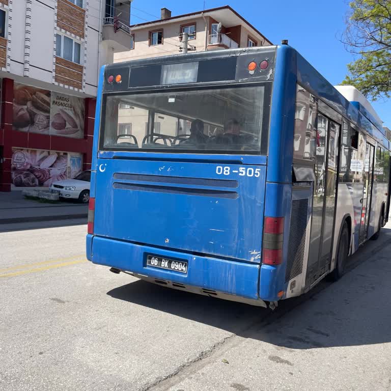 Hamile Yolcunun Güvenliğini Tehlikeye Atan Otobüs Şoförünün Hızlı Sürüşü Ve Kaba Tutumu