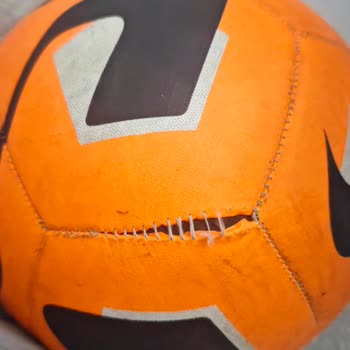Nike Futbol Topunun Dikişleri 5 Günde Açıldı, Trendyol İade İsteği Reddedildi