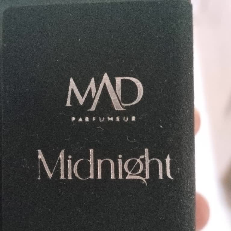 Yüksek Fiyatlı Midnight Parfümünün Kokusunun Tek Saatte Kaybolması