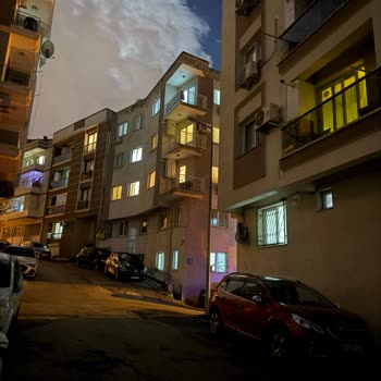 Gdz Elektrik Dağıtım İzmir'de Sokak Lambaları Yanmıyor ve Yetkililer Sorunu Çözmüyor