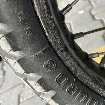 Hero Motorun Kısa Sürede Çatlayan Ön Lastik Ve Garanti Reddi