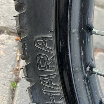 Hero Motorun Kısa Sürede Çatlayan Ön Lastik Ve Garanti Reddi
