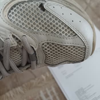 New Balance 530 Ayakkabı Kısa Sürede Yırtıldı
