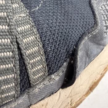 Skechers Ayakkabım 8 Ayda Dikiş Atması, 2 Yıllık Garanti 6 Ay Olarak Reddedildi