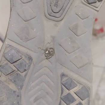 Garanti Kapsamındaki Spor Ayakkabının Hızlı Yırtılması Ve Kullanıcı Hatası İddiası