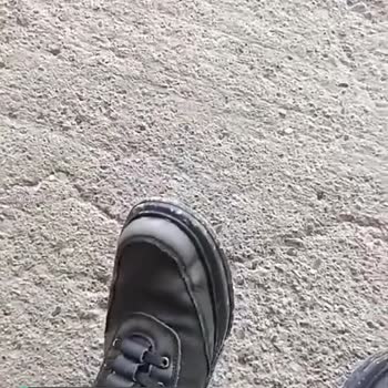 FLO Ayakkabıda Renk Atması