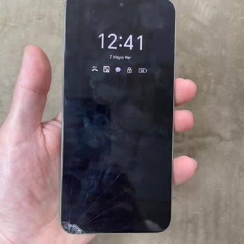 Yanıltıcı Dayanıklılık Vaadi: Honor Magic 8 Lite Ekranı Kırıldı Ve Ücretsiz Değişim Talep Ediliyor