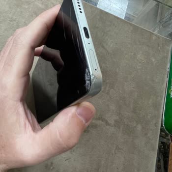 Yanıltıcı Dayanıklılık Vaadi: Honor Magic 8 Lite Ekranı Kırıldı Ve Ücretsiz Değişim Talep Ediliyor