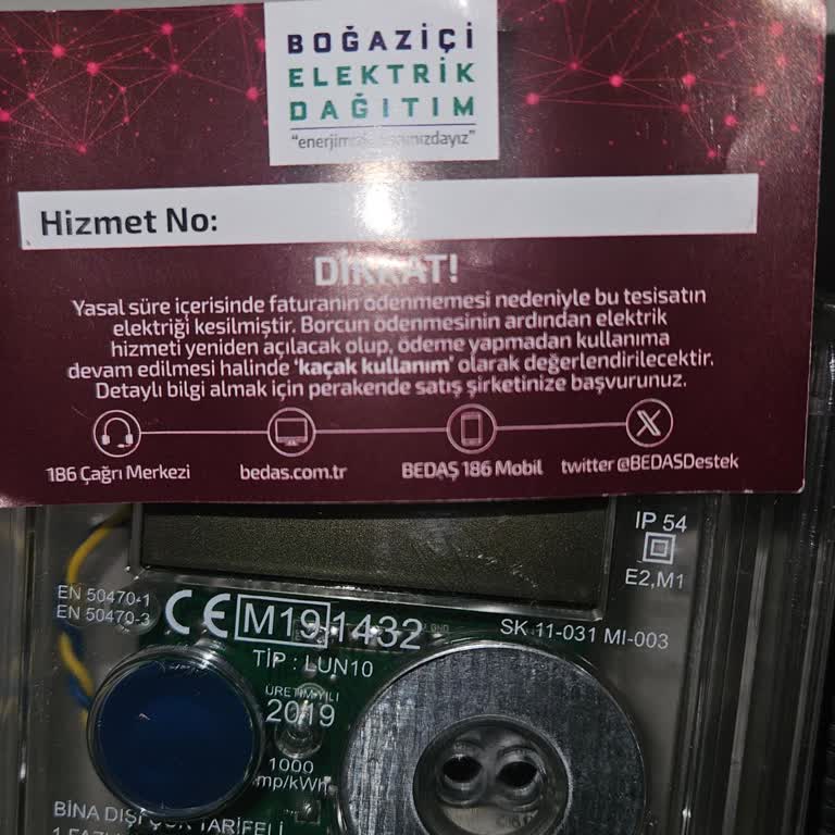 Fatura Bildirimi Olmadan Elektrik Kesildi, Çocuklar Ve Gıdalar Mağdur Oldu