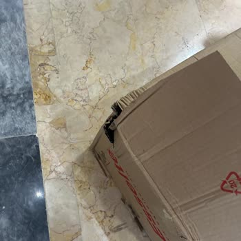 DHL Kargo'nun Özensiz Teslimatı Ve Kırık Karton Nedeniyle Mağduriyet