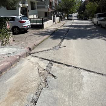Superonline Şebeke İnşaatı Sonrası Çukurlu Sokaklar Çocuklar İçin Tehlike