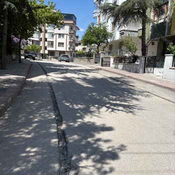 Superonline Şebeke İnşaatı Sonrası Çukurlu Sokaklar Çocuklar İçin Tehlike