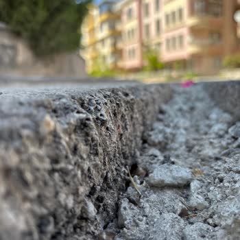 Superonline Şebeke İnşaatı Sonrası Çukurlu Sokaklar Çocuklar İçin Tehlike