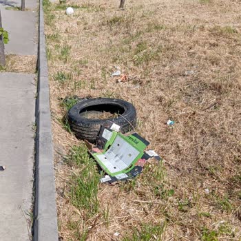 Esenyurt Parkında Kadın Temizlik Görevlisine Mobbing Ve Aşırı İş Yükü