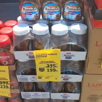 A101 Şubesinde İndirimli Gıdalar Güneş Altında Bekletilerek Sağlık Riski Oluşturdu