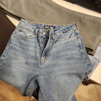 Mavi Star Kot Pantolonunda İlk Kullanımda Görülen Yağ Lekesi Benzeri İzler Ve Uzayan Çözüm Süreci