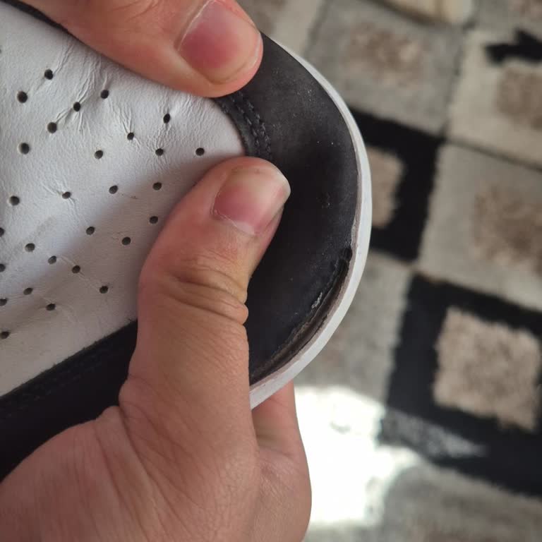 Air Jordan 1 Low Ayakkabısının Üretim Hatası Ve İade Talebi