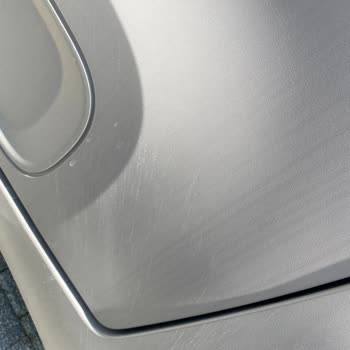 Yeni Citroen Ami’de Boya Lekeleri, Çizikler Ve Kirli Lastik Teslimatı