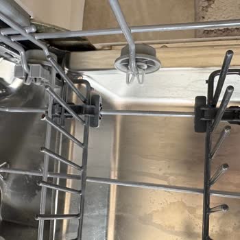 Arçelik Bulaşık Makinesinde Sepetlerin Hızlı Paslanması Ve Yetersiz Temizleme