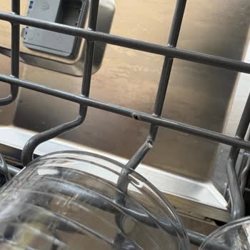 Arçelik Bulaşık Makinesinde Sepetlerin Hızlı Paslanması Ve Yetersiz Temizleme