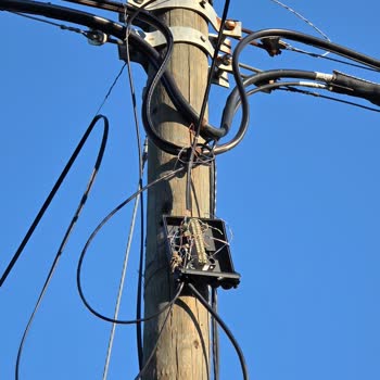 İnternet Kesintisi Ve Açıkta Kalan Kablo Sorunu İçin Acil Çözüm Talebi
