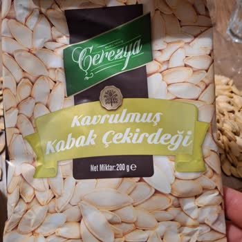 A101 Kabak Çekirdeği İçinde Yarı Çekirdek Ve Kirli Görünüm