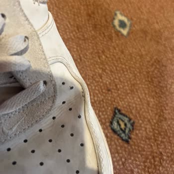 Barcin.com’da Satın Alınan Nike Air Force 1 Luxe Ayakkabısının Kısa Sürede Açılma Ve Kopma Sorunu