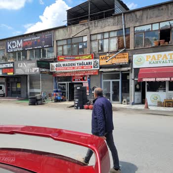 Gül Madeni Yağları Lastik Değişimi