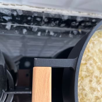 Aryıldız Döküm Tencere Setinde Boya Soyulması Ve Alt Yüzey Sararması