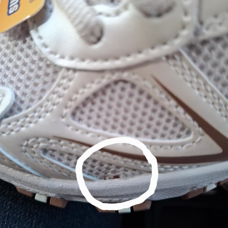 6300 TL'lik Skechers Ayakkabının Tekrar Defolu Olması Ve İade Talebi