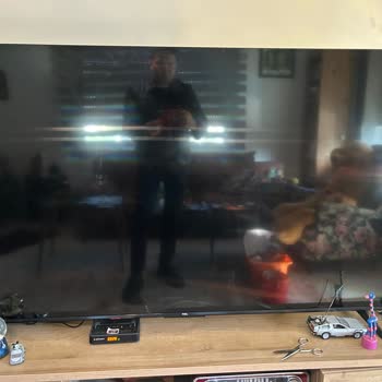 TCL Televizyonda Hafif Dokunuşta Ekran Çatladı Ve Müşteri Hizmetinden Yanıtsızlık